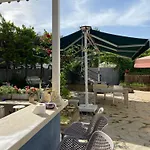 Linda Hotel