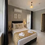 Linda Hotel