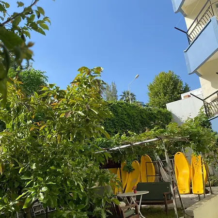 Linda Otel Side